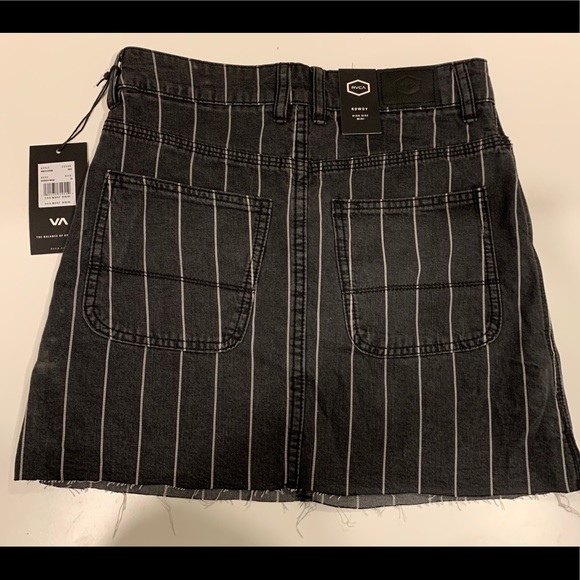 rvca rowdy mini skirt - Picture 2 of 3